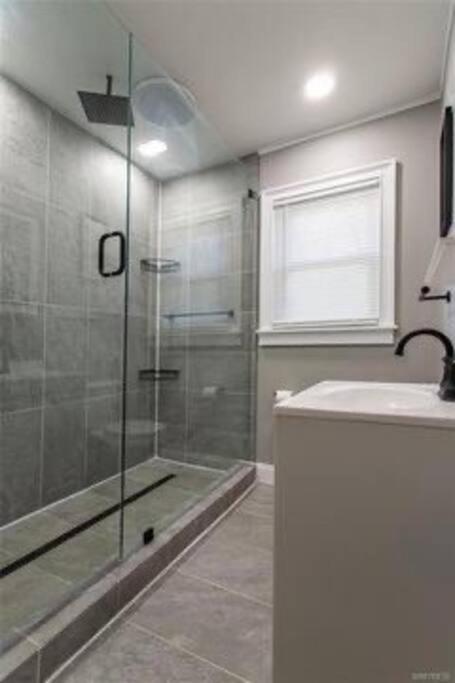 Home Away From Home On Lasalle - 3 Bd 2 Bth Slps 6 Ниагарски водопад Екстериор снимка