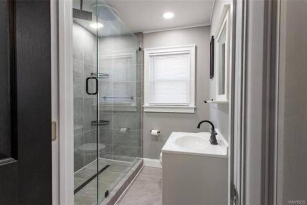 Home Away From Home On Lasalle - 3 Bd 2 Bth Slps 6 Ниагарски водопад Екстериор снимка